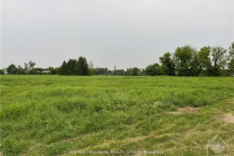 3748 CHAMPLAIN Street, ON K0A 1E0