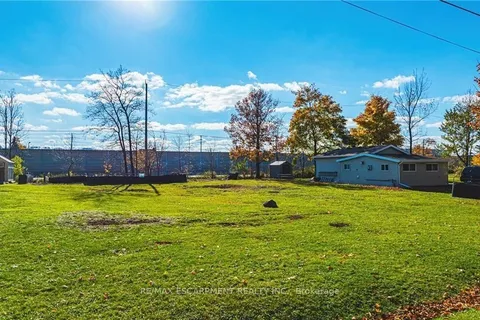 5 Trillium Avenue, ON L8E 5E1