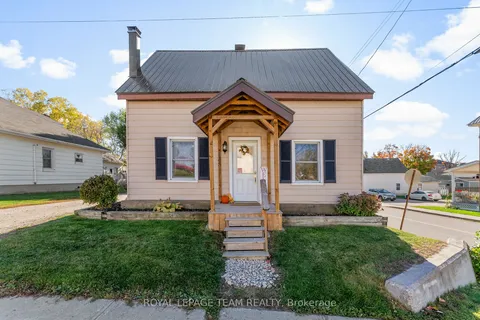 145 Munroe Avenue, ON K7V 3L2