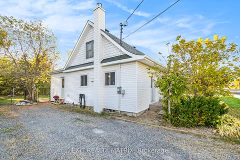 3498 Sarsfield Road, ON K0A 3E0
