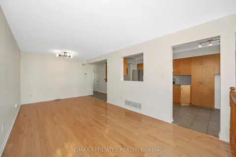 17 Kirkstone Private, ON K2J 5E7