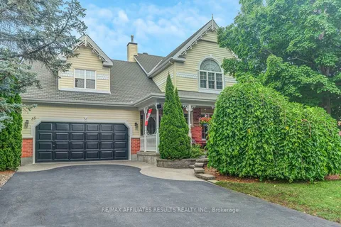 35 Crantham Crescent, ON K2S 1R2