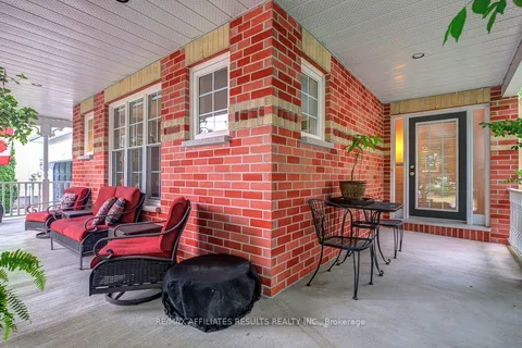 35 Crantham Crescent, ON K2S 1R2