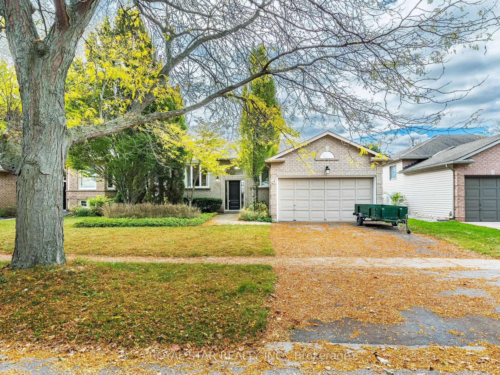 18 Woodside Square, ON L0S 1E4