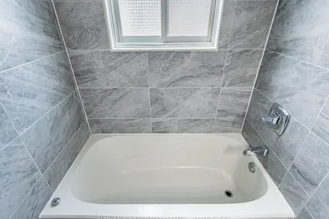 18 Woodside Square, ON L0S 1E4