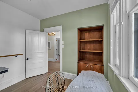 501 Edgeworth Avenue, ON K2B 5L2