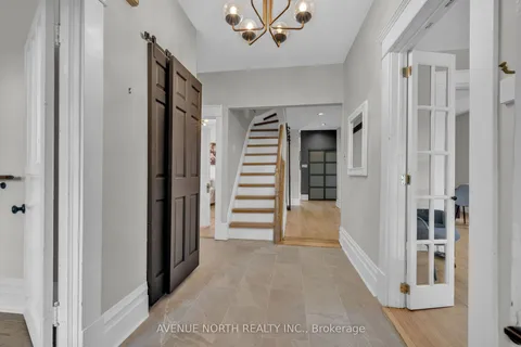 501 Edgeworth Avenue, ON K2B 5L2