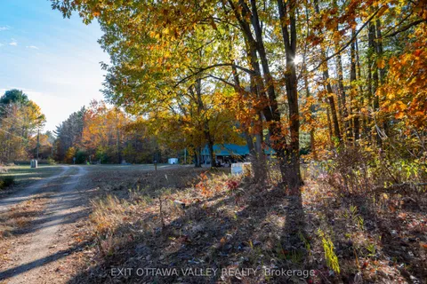 6 Grannys Lane, ON K0J 2A0