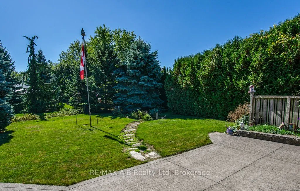 25 Baechler Avenue, ON N0B 2R0