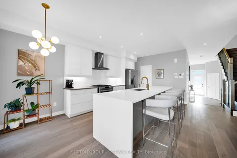 776 Carnelian Crescent, ON K1X 0A8