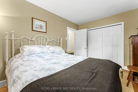 6 Maplewood Drive, ON L2M 3P1