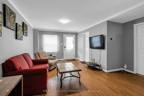 303 Guy Street, ON K6H 4V3