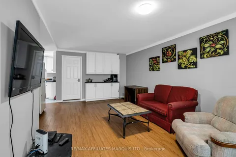 303 Guy Street, ON K6H 4V3