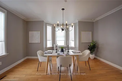 34 Queen Street, ON N0G 1H0