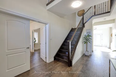 50 Thames Springs Crescent, ON N0M 2M0