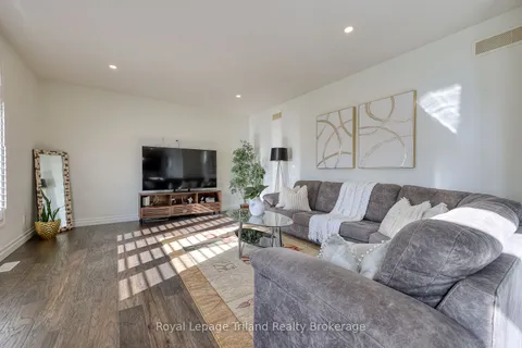 50 Thames Springs Crescent, ON N0M 2M0