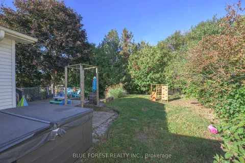 162 Olympic Crescent, ON N6G 3P7