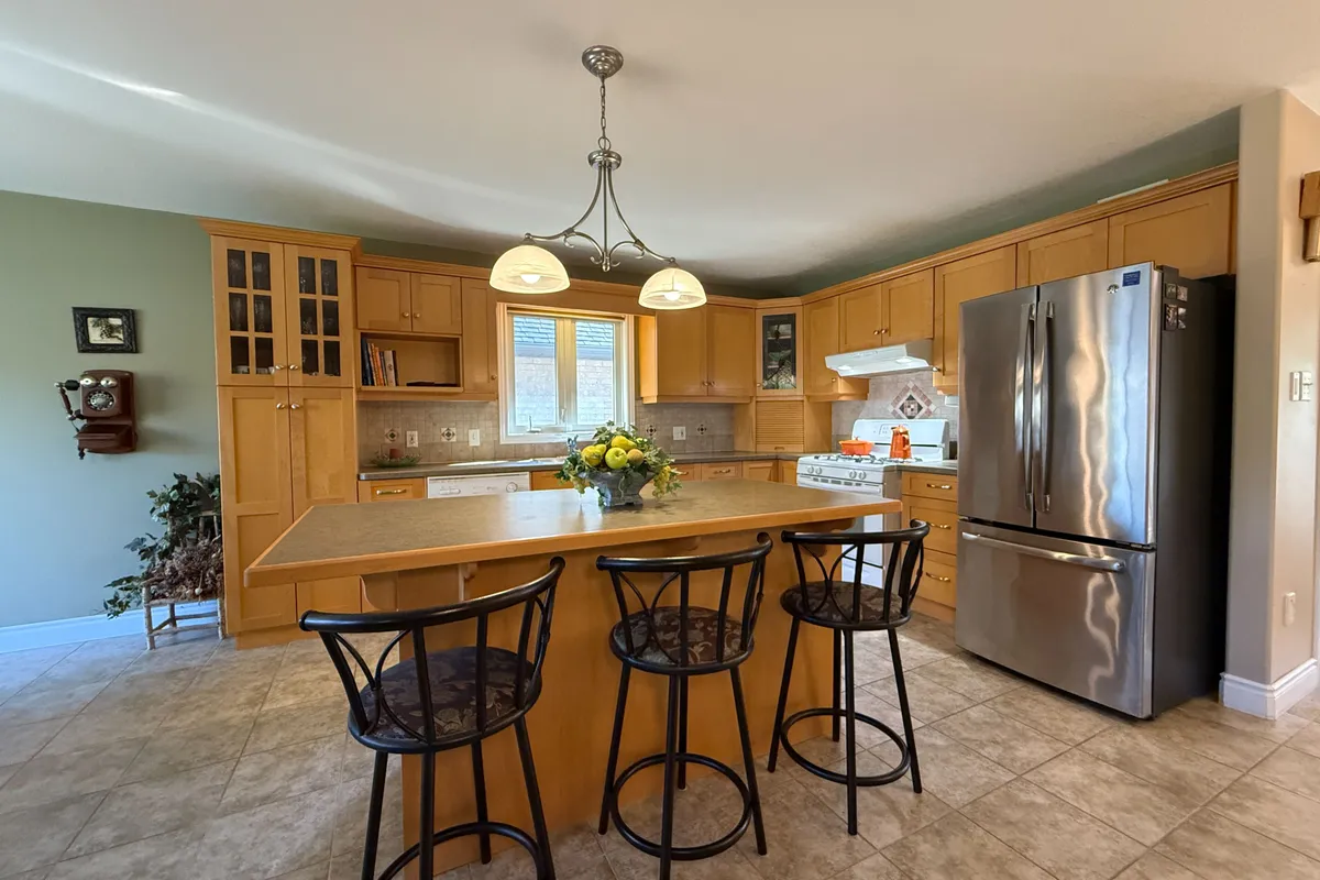 126 STATHIS Boulevard, ON N7S 5T5