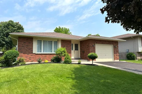 218 4th Street Crescent, ON N4N 3S2