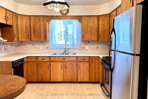 218 4th Street Crescent, ON N4N 3S2