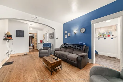 112 Lansdowne Street, ON K9J 1Y1