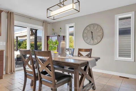 18 Fox Den Drive, ON K0K 1H0