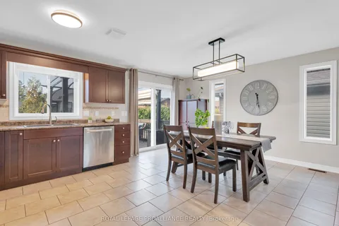 18 Fox Den Drive, ON K0K 1H0