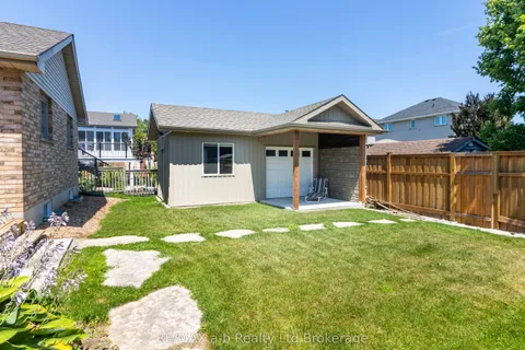 18 Oriole Crescent, ON N4T 1T1