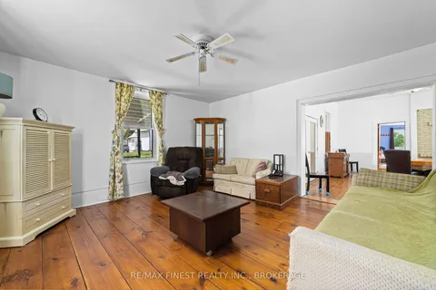 8 Catherine Street, ON K0K 2T0