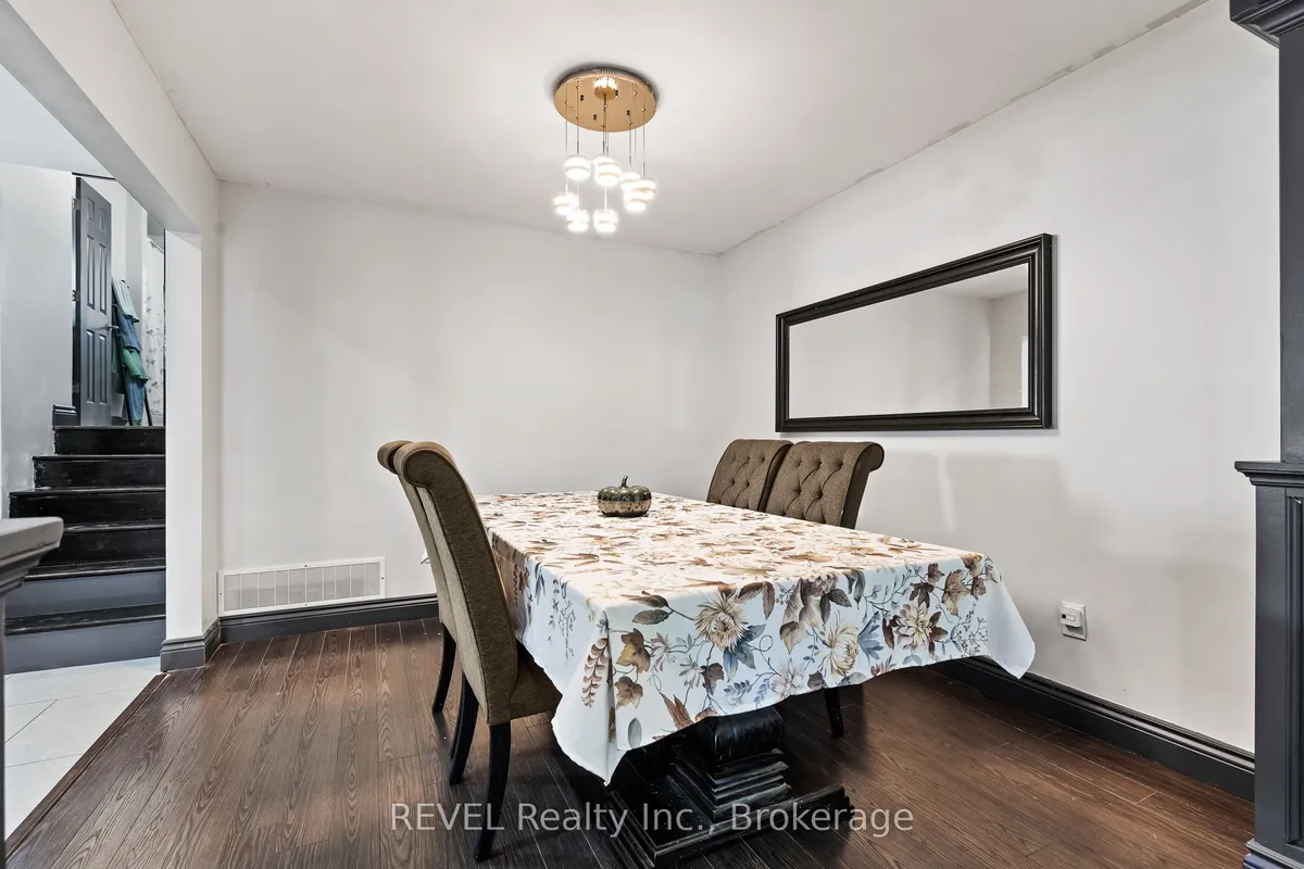 52 Sandra Crescent, ON L3M 4Y6