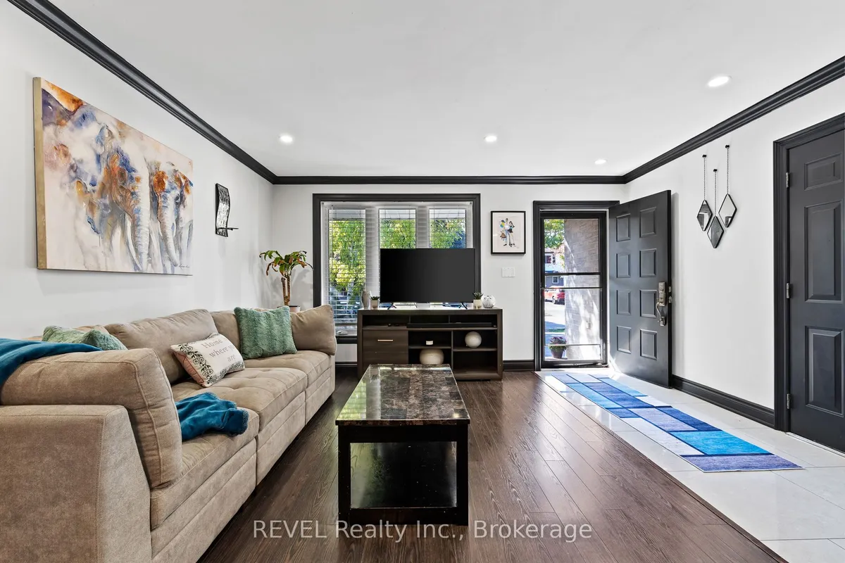 52 Sandra Crescent, ON L3M 4Y6