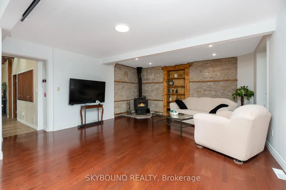 9206 Sideroad 17 Road, ON N0B 1Z0