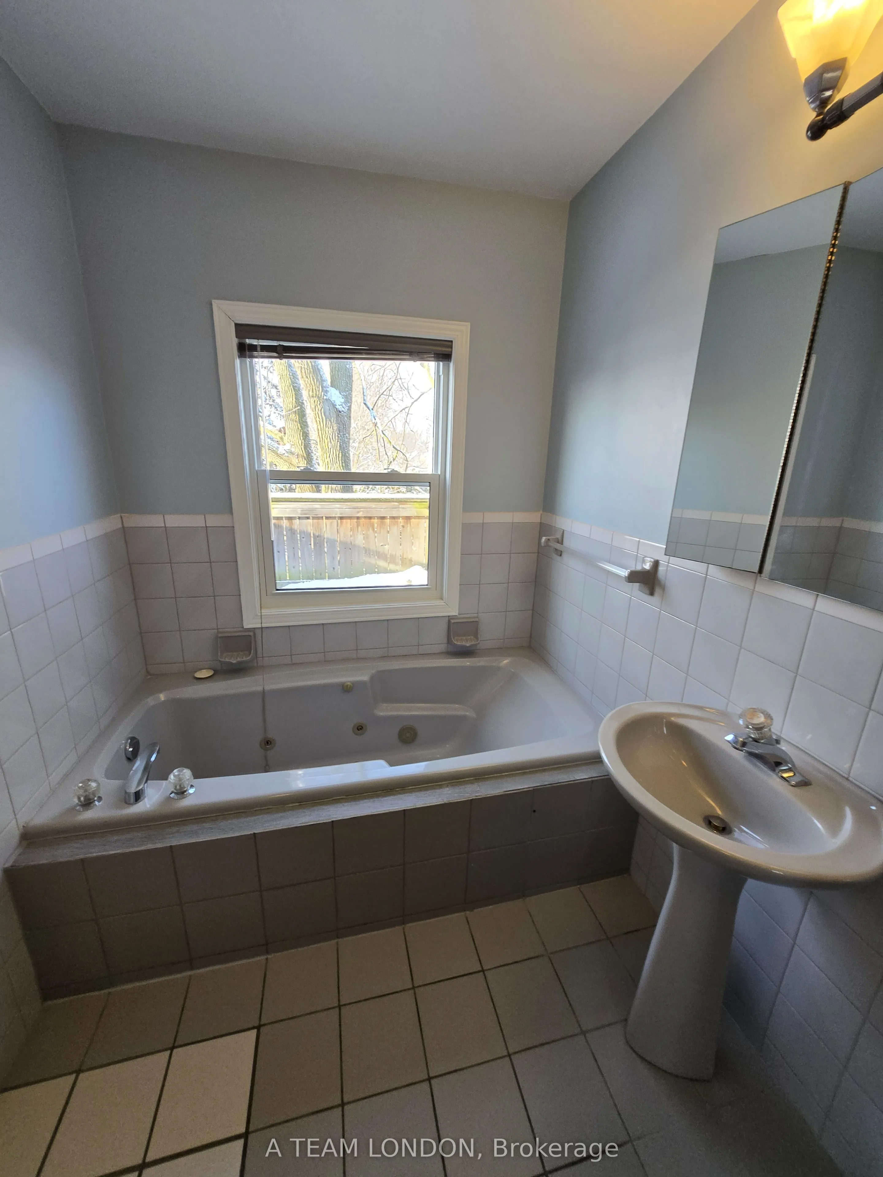 39 Regina Street, ON N5Y 3B6