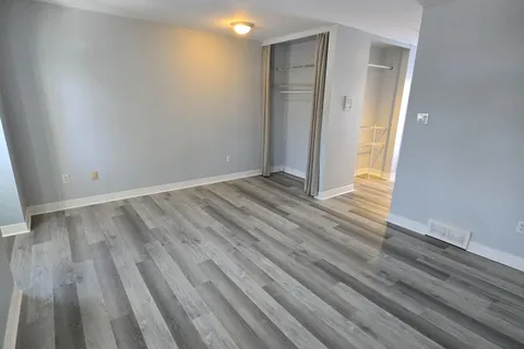 39 Regina Street, ON N5Y 3B6