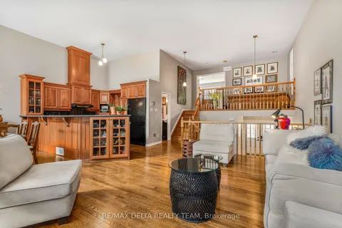 116 Gladeview Private, ON K1T 4C5