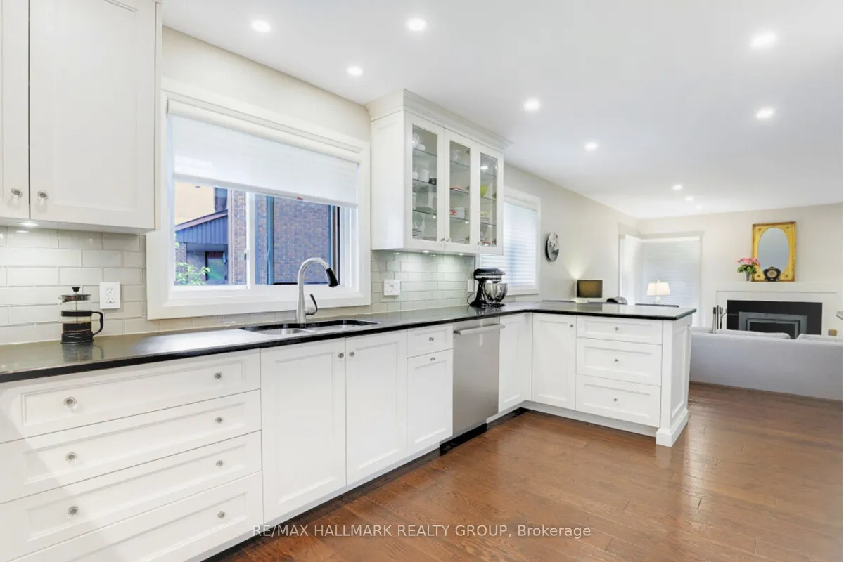 4788 MASSEY Lane, ON K1J 8W9