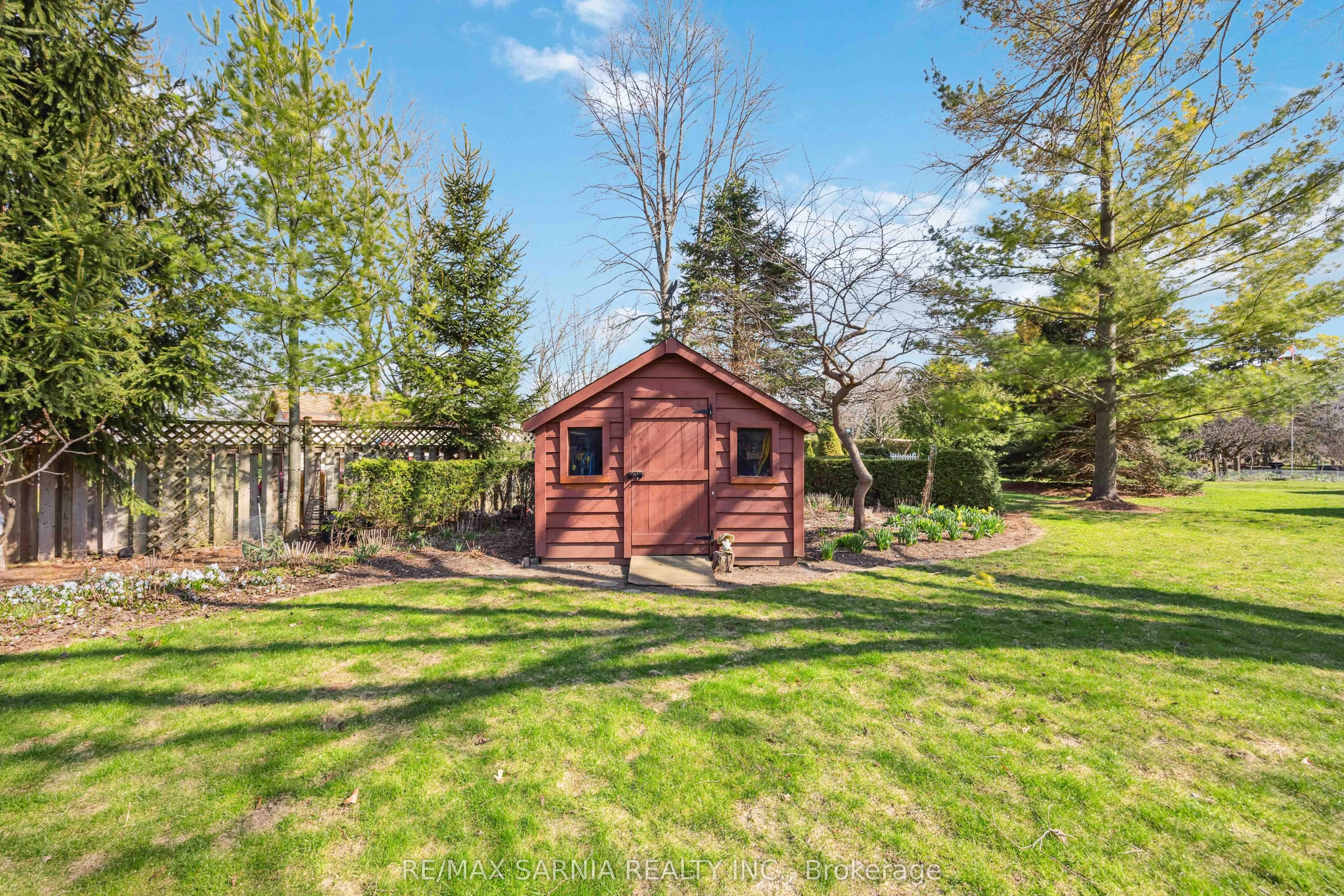 Detached kitchen at 35 FRANCES Street Lambton Shores