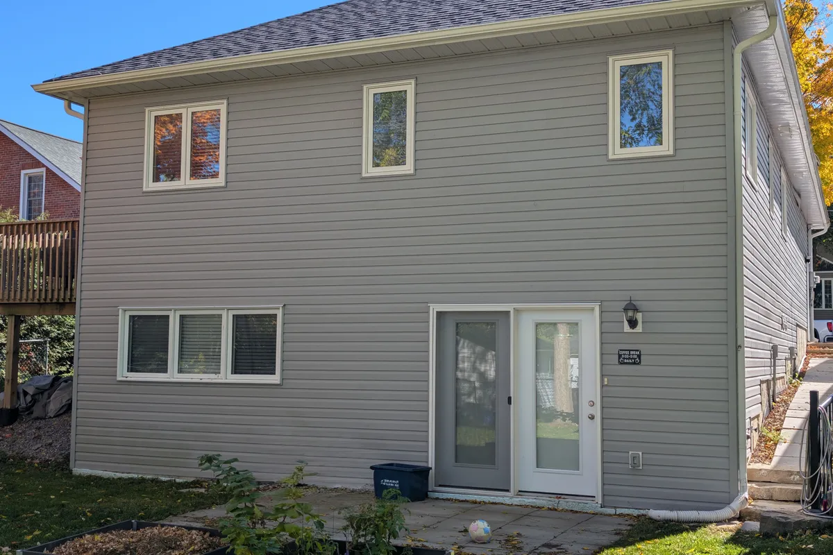 10 William Street, ON K0L 2H0