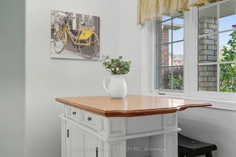 5 Chesapeake Drive, ON L8B 0H7