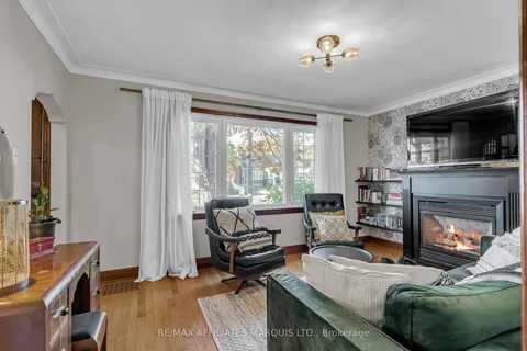 330 Fourth Street, ON K6J 2S4