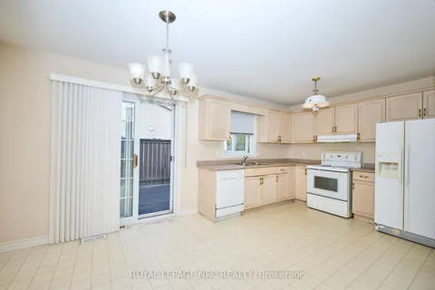 4431 MONTROSE Road, ON K2H 1K1