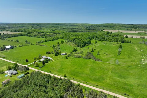 PT E 1/2 LT25, CONC 4 EHS PT 2, PL 7R6861 TOWN OF MONO St, Mono Street, ON L9W 5Z7