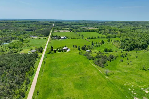 PT E 1/2 LOT25 CONC 4 EHS PT 1, PL 7R6861 TOWN OF MONO St, Mono Street, ON L9W 5Z7