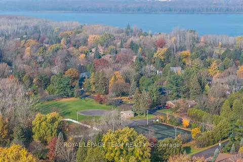 39 Rebecca Crescent, ON K1J 6C1