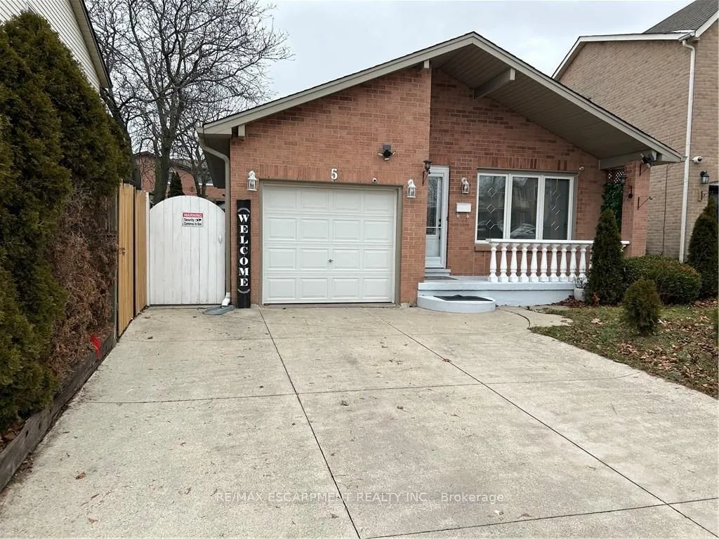5 Twinoaks Crescent, ON L8J 2E6