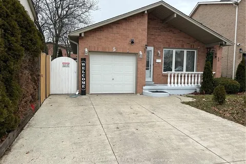 5 Twinoaks Crescent, ON L8J 2E6