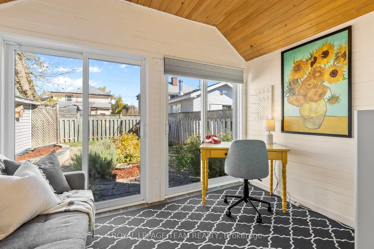 107 Queen Street, ON K7V 2A4