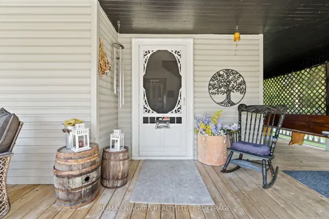 11562 Lakeshore Road, ON L3K 5V4