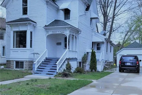 318 NELSON Street, ON N8A 4G6