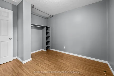 82 Glamorgan Drive, ON K2L 1R4